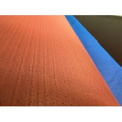 Infuzijos tinklelis su perforuota plėvele Infuzijos tinklelis su perforuota plėvele